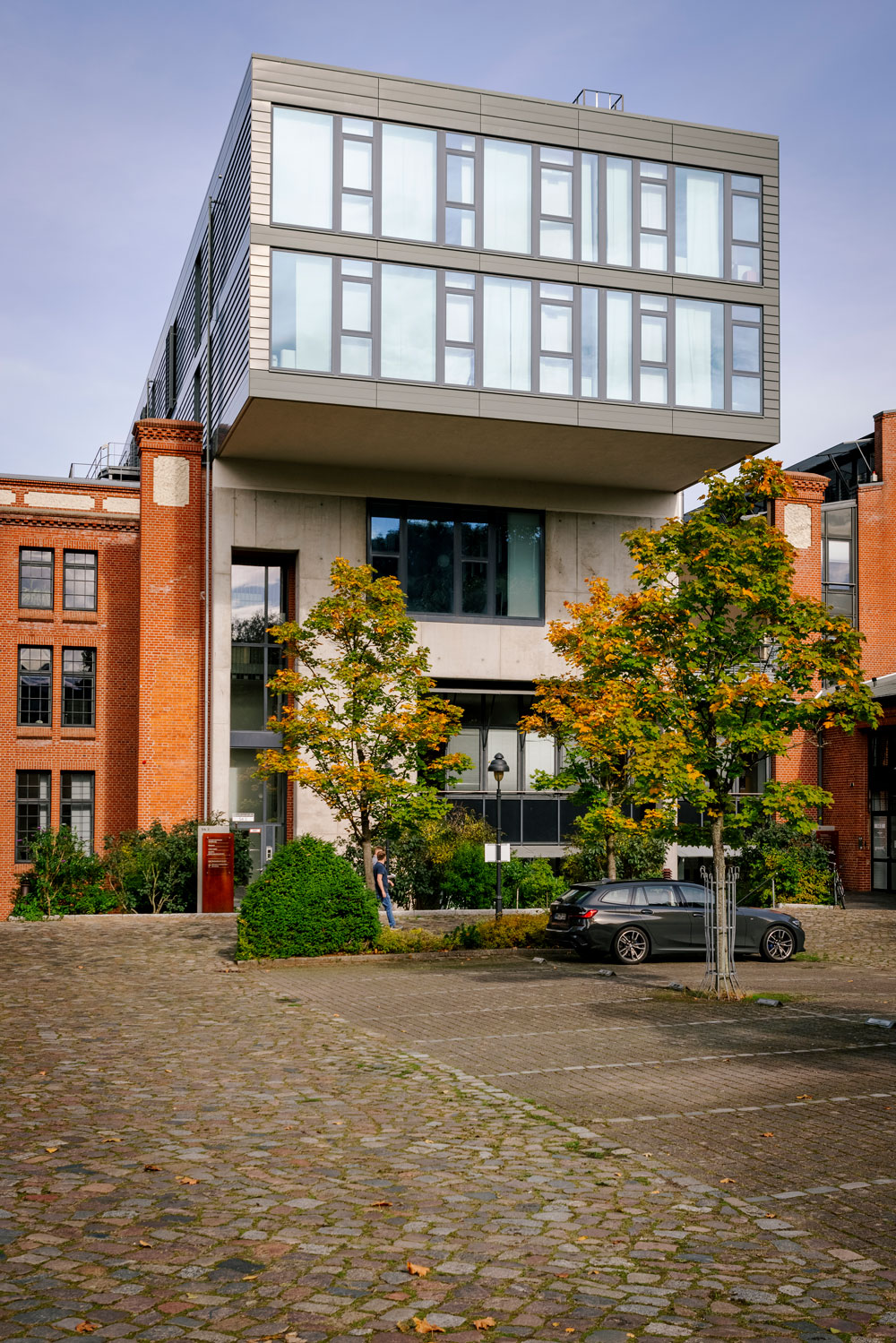 Fassade des modernen Bürogebäudes